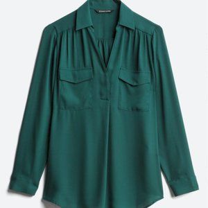 NWT: 41 Hawthorn Green Chase Pocket Blouse